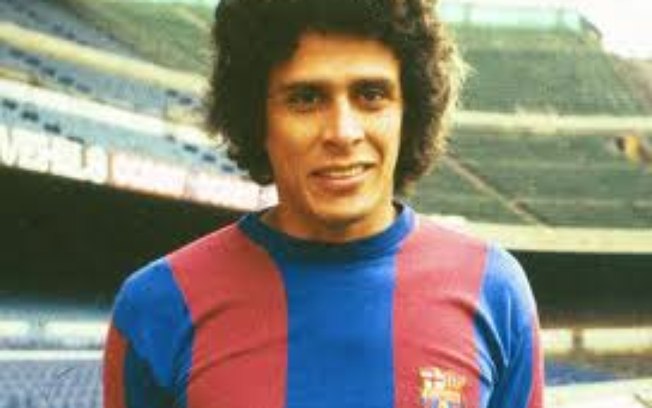 Roberto Dinamite com a camisa do Barcelona