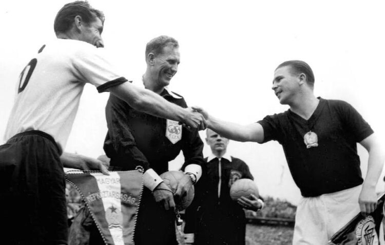 Alemanha e Hungria na final da Copa do Mundo de 1954