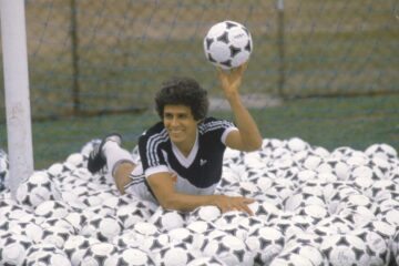 Roberto Dinamite é o maior artilheiro da história do Brasileirão