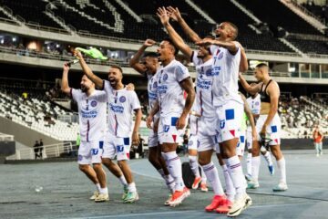 Bahia vence o Botafogo por 2 a 1 no Nilton Santos.
