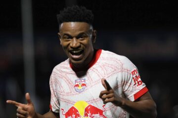 Bragantino vence o Vitória pelo Brasileirão