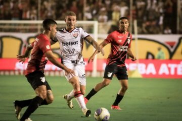 Athletico-PR vence o Vitória pelo Brasileirão