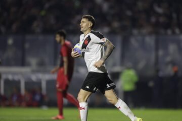 Vasco vence o Athletico-PR pelo Brasileirão