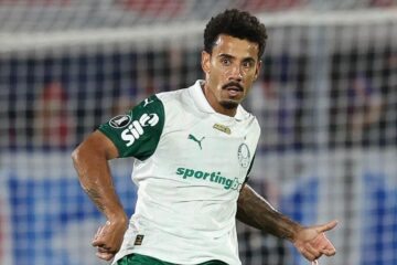 Lucas Evangelista, meio-campista do Palmeiras.