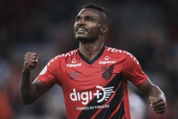 Nikão, atacante do Athletico-PR