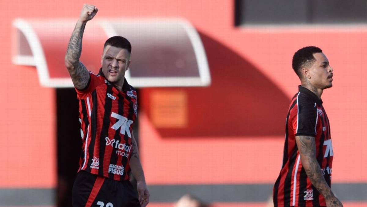 Vitória vence o Red Bull Bragantino pelo Brasileirão