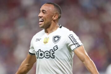 Botafogo goleia o Fortaleza pelo Brasileirão