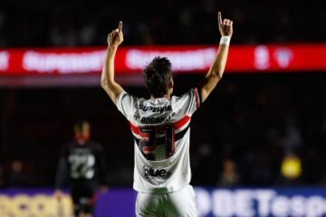 São Paulo vence o Vitória pelo Brasileirão
