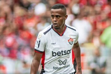Carlos Eduardo, atacante do Vitória