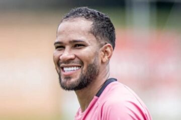 Everaldo, atacante do Vitória