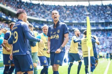 Grêmio vence o Vitória pelo Brasileirão