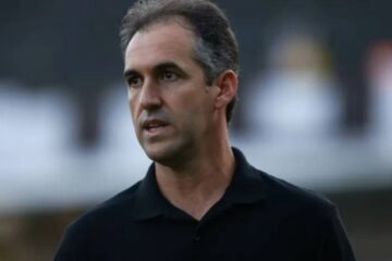 Léo Condé, técnico do Vitória