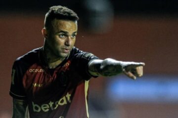 Luan, meio-campista do Vitória