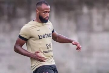 Reynaldo, zagueiro do Vitória