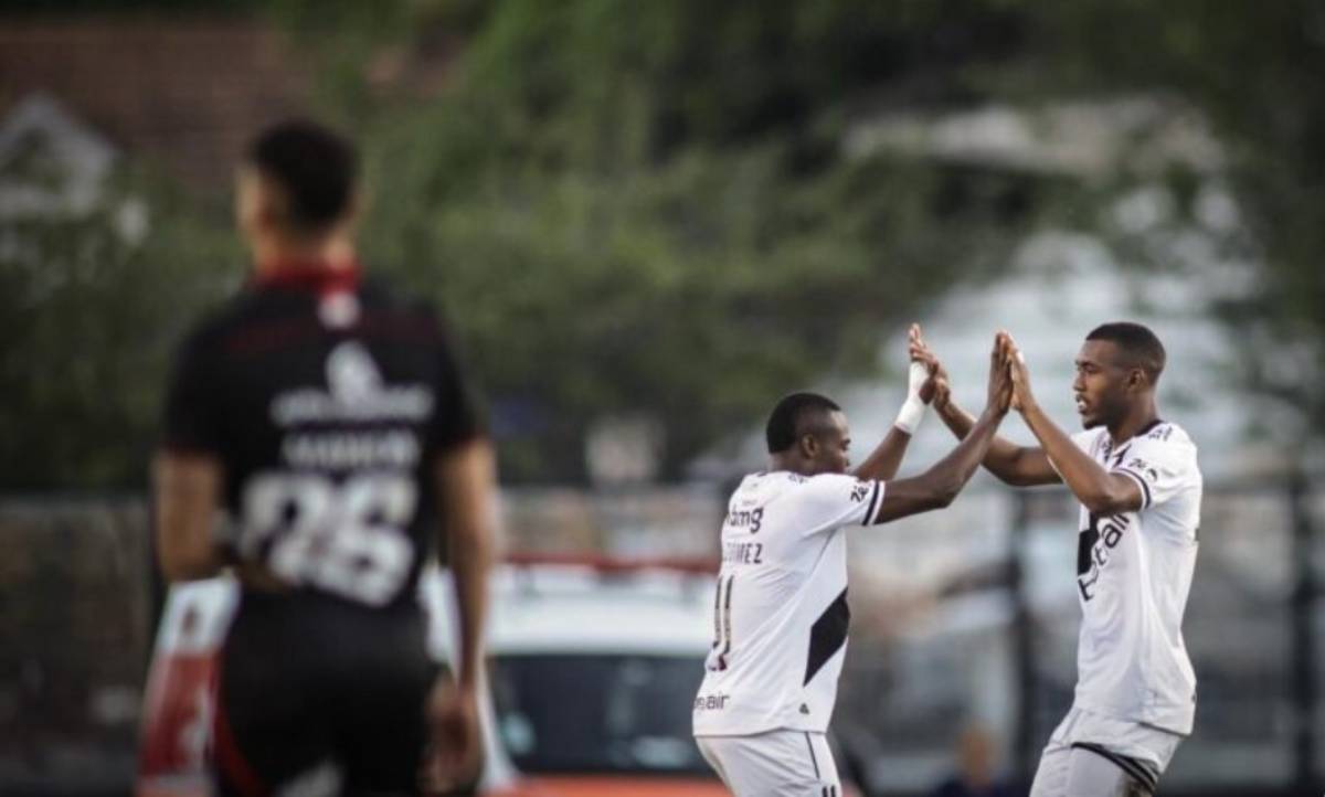 Vasco da Gama vence o Vitória pelo Brasileirão