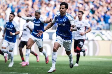 Cruzeiro vence o Vitória pelo Brasileirão