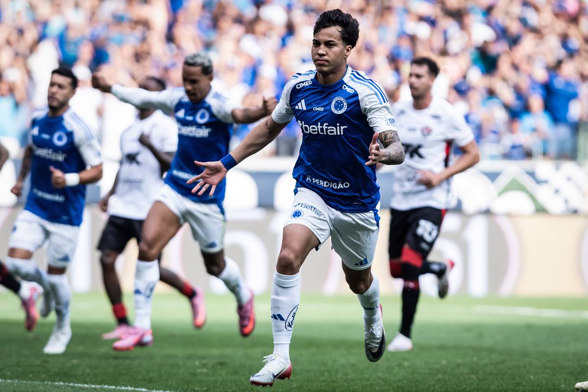 Cruzeiro vence o Vitória pelo Brasileirão