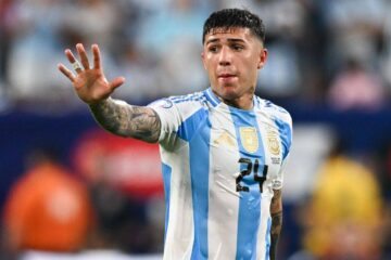 Enzo Fernández, volante da Seleção Brasileira