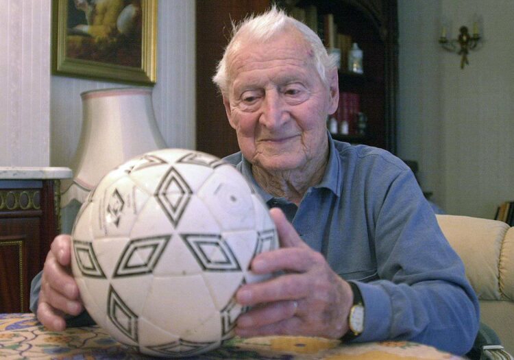 Lucien Laurent viveu até os 97 anos