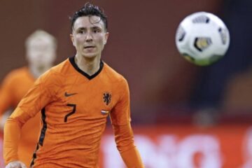 Steven Berghuis, meio-campista da Seleção da Holanda