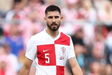 Martin Erlić é zagueiro da Seleção da Croácia