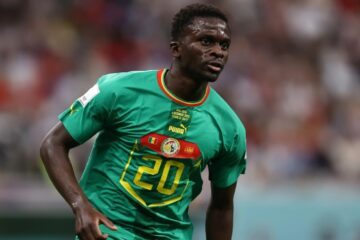 Bamba Dieng, atacante da Seleção de Senegal