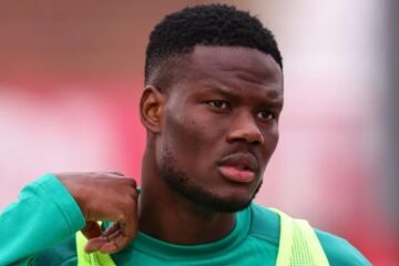 Mamadou Loum, volante da Seleção de Senegal