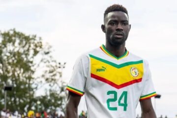 Moustapha Name, meio-campista da Seleção de Senegal